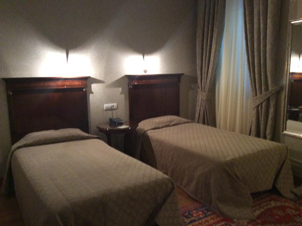 Grande Bretagne - Nafplio Hotel ภายนอก รูปภาพ